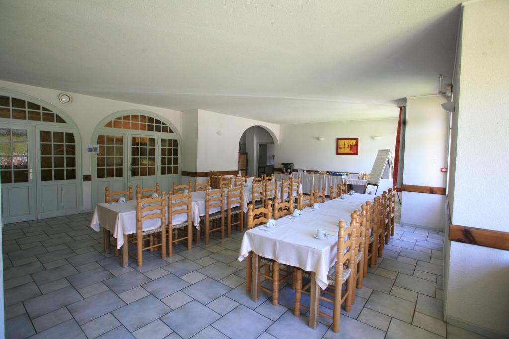 Hotel Le Sainte Helene Sainte-Helene-sur-Isere Exterior photo