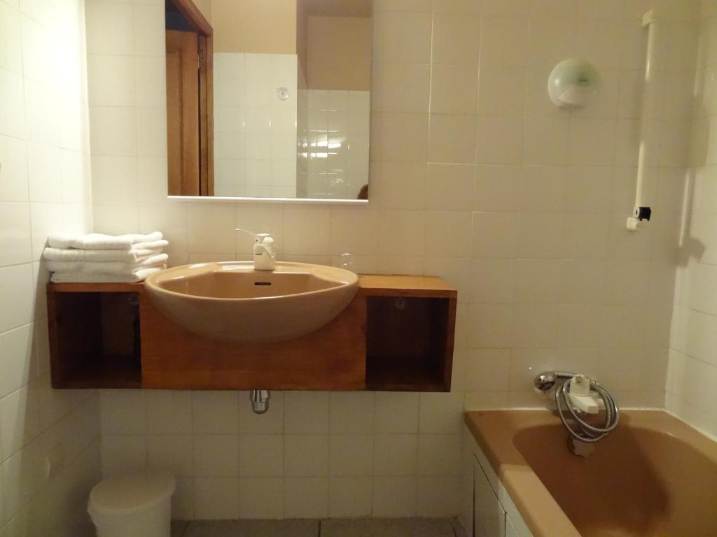 Hotel Le Sainte Helene Sainte-Helene-sur-Isere Room photo